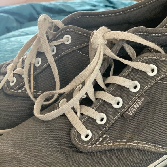 Vans - Picture 2 of 4